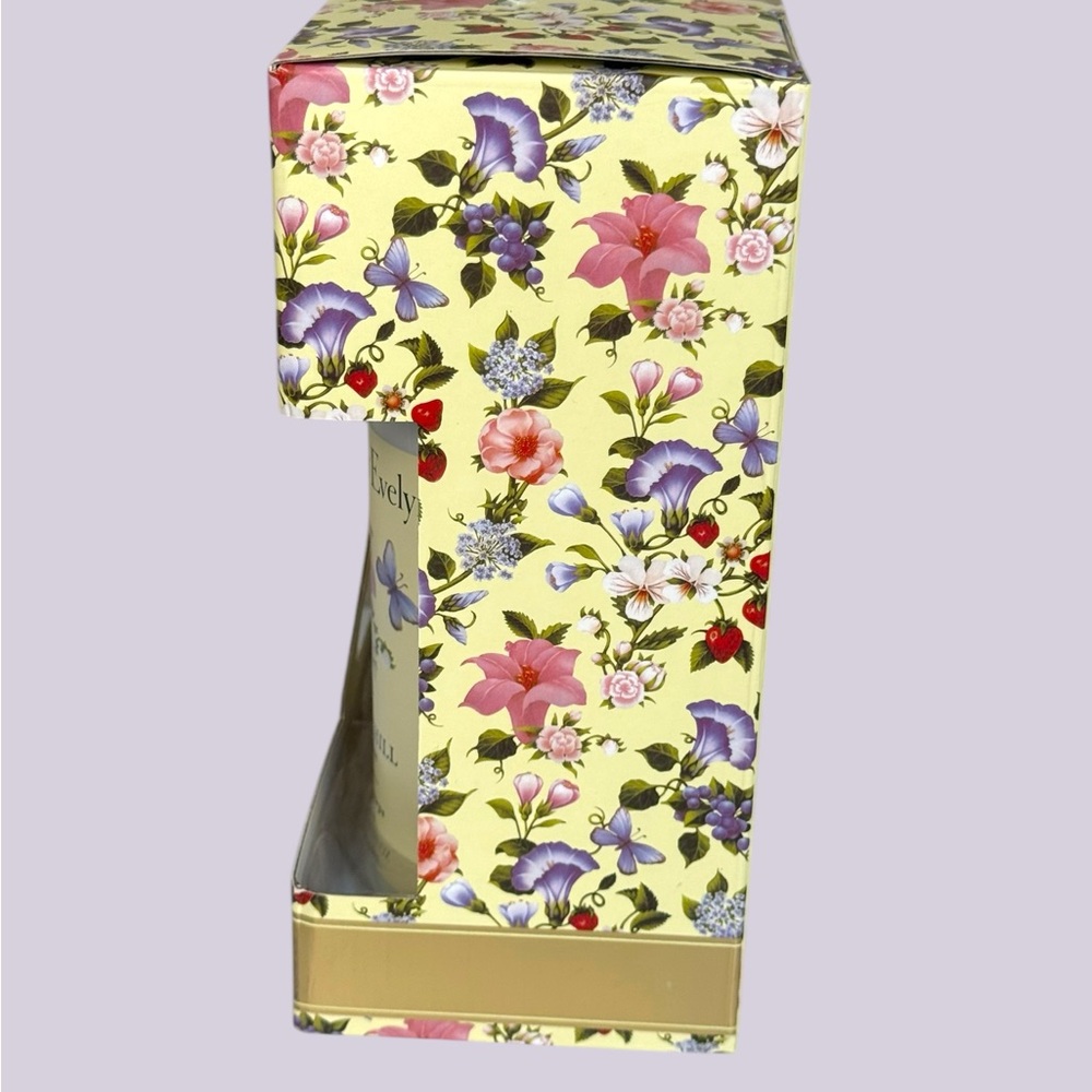 Crabtree & Evelyn Summer Hill Bath & Body Duo 16.9 each/ Gift Box - Picture 4 of 8
